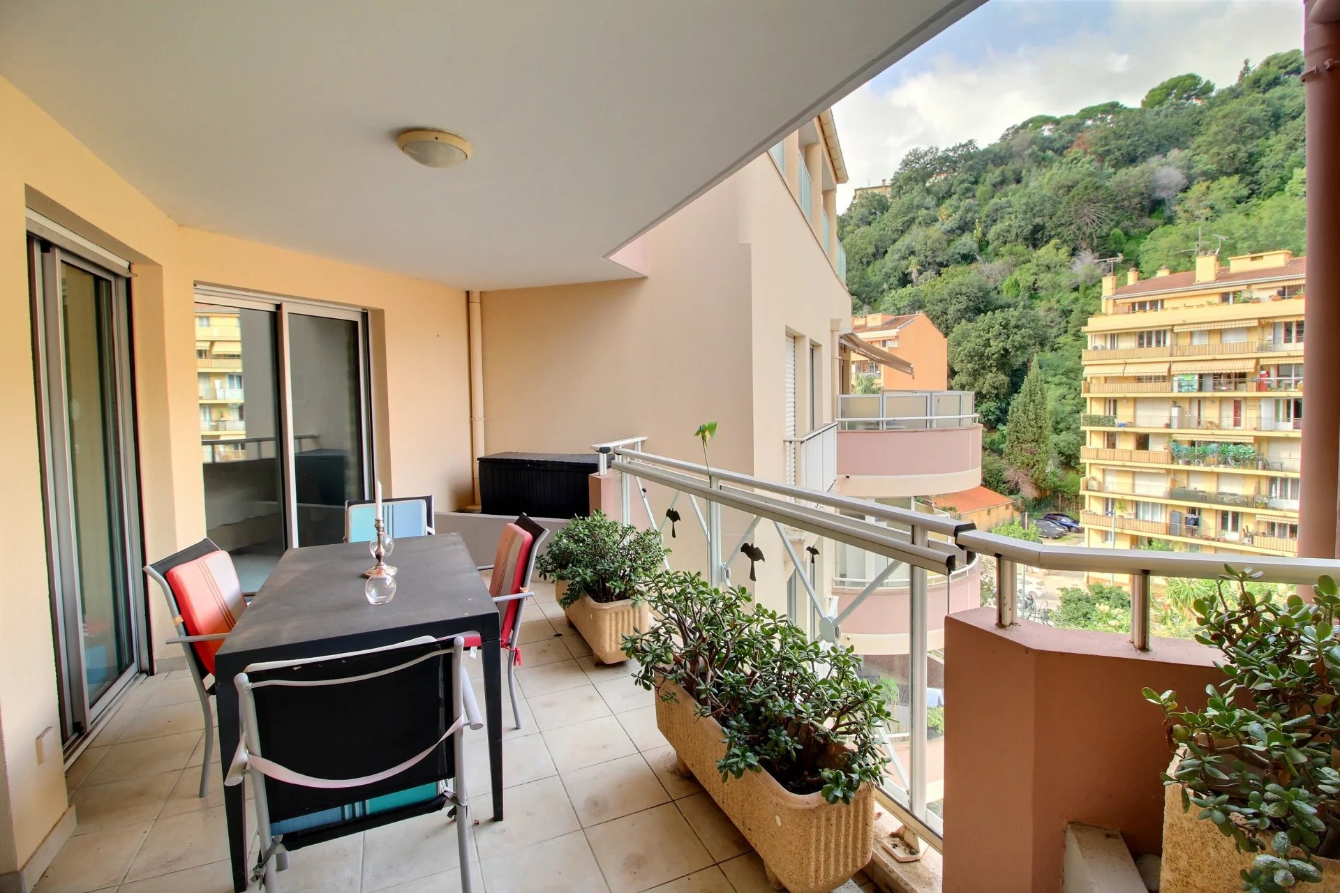 Charming 1bedroom apartment with terrace, garage and cellar in town center - Menton